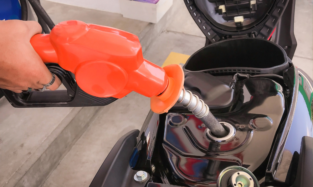 ¿Es malo apurar la reserva del depósito de gasolina?